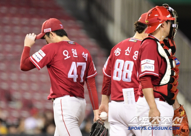 '유니폼만 바꿨을 뿐인데...' LG전 7패 ERA 9.60→3이닝 1안…