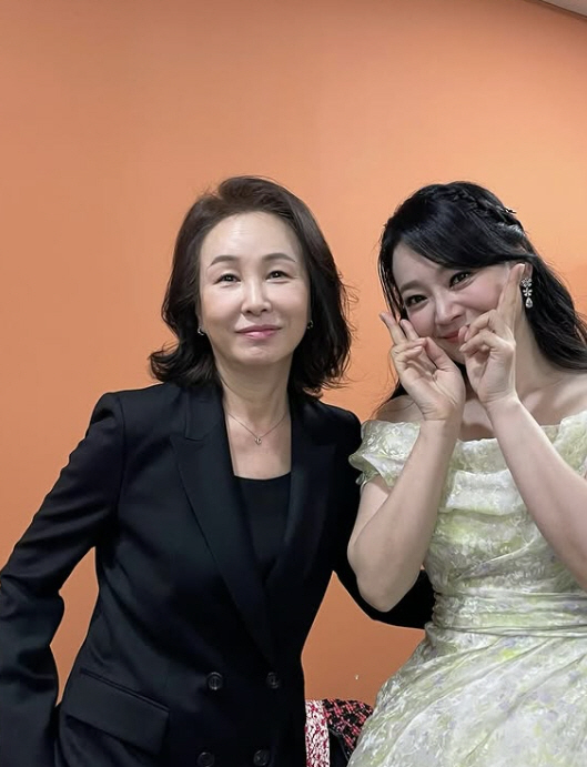 ‘김연아♥’ 고우림, 3·1절 기념식서 포착..김미숙과 귀한 투샷