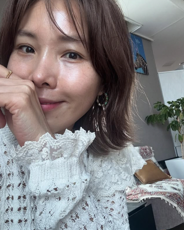 신봉선, ‘11kg 감량+봄맞이 머리’ 레전드 미모..초근접샷도 문제없어