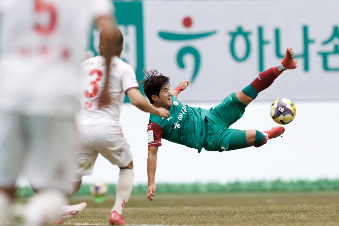 [K리그1 리뷰]'역시 해결사' 주민규, '87분' 결승 축포→홈 첫 승…