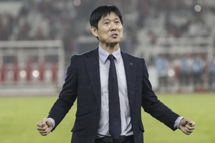 '이강인-쿠보 넘을 亞 초신성 예고' 日 대표팀 감독도 "미래를 책임질 …