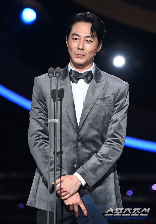 [공식] 조인성, 소속사와 13년만에 계약 종료…'FA 대어' 등장