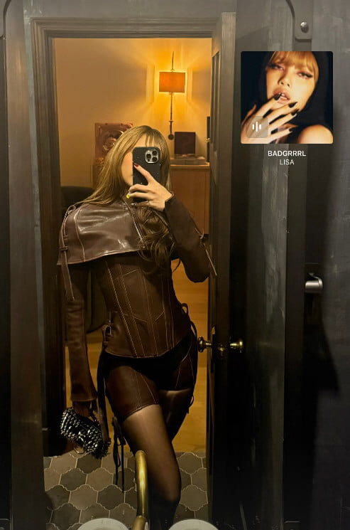 [SCin스타] 블랙핑크 리사, 독보적 비율+완벽 S라인…화보 뺨치는 근…