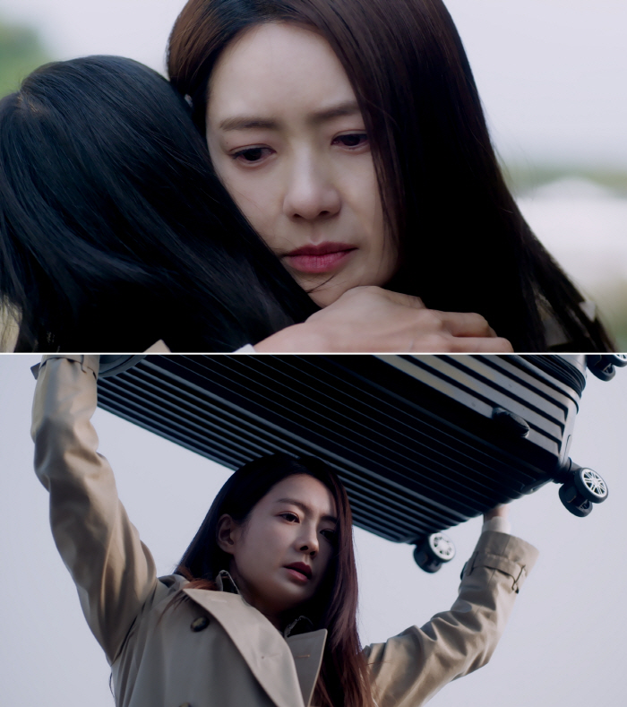 '22살 딸 둔' 이요원, '귀신들'로 8년만의 스크린 컴백
