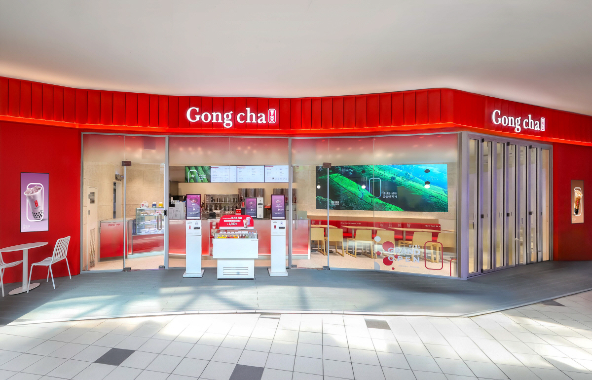 공차코리아, '공차 서울역점' 리뉴얼 오픈…RTD 제품군도 확대