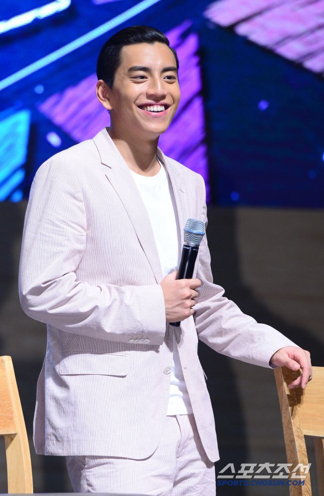 '승리 절친' 왕대륙, 살인미수 혐의로 체포...병역기피 이은 충격 [SC이슈]
