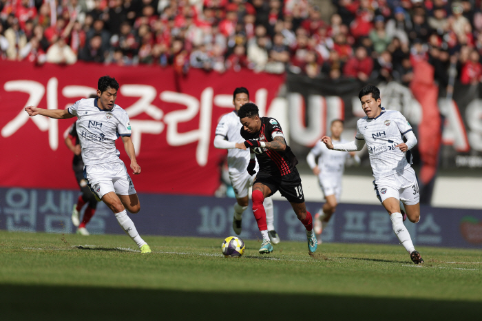 "이것 실화냐" 6경기 단 5골→경기당 0.83골, 추위→잔디 '탓탓탓'…K리그1 골도 줄었다, 결국은 실력아냐