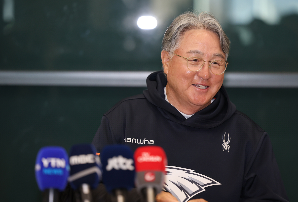 사령탑은 "선발투수" 공언했다→문동주, "어떤 보직이든…물음표 지우는 게…