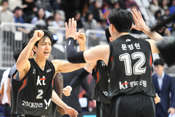진흙탕 농구 KT. 2위 최대 다크호스 급부상. 그들의 뚜렷한 강점, 그리고 아킬레스건