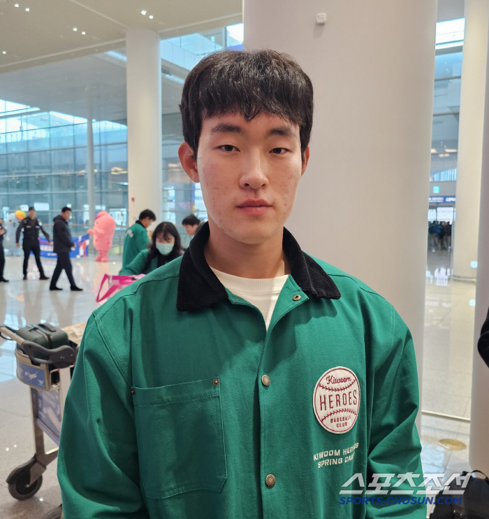 감독도 깜짝 놀란 19세 신인 타격 재능, 유격수→3루수 포변...'좌타…