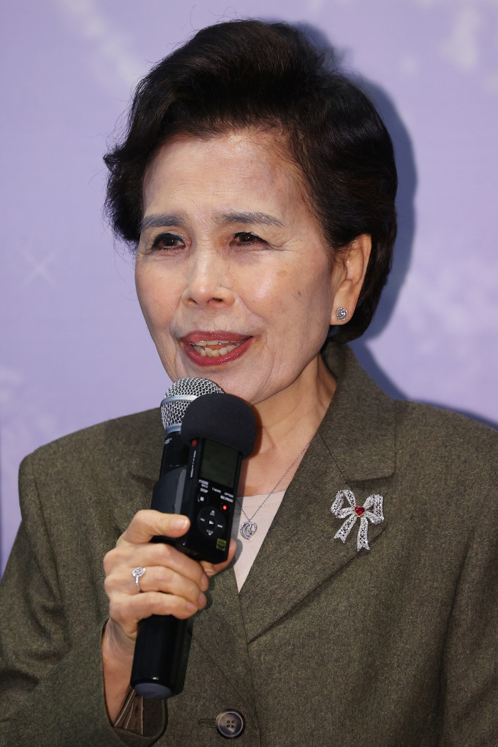 이미자 "노래한지 66년, 그 중 가장 행복한 해…후배들에 물려줘 기뻐"