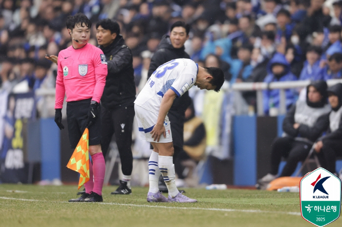 [긴급점검①]K리그2가 '봉'인가, 심판의 사각지대…전반 레드카드 3장→…