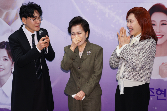 [SC현장]"후배들과 마지막 공연"…이미자, 전통가요 향한 '예순여섯 순…