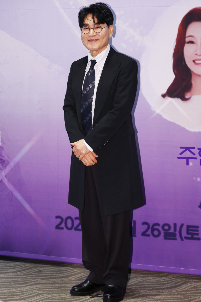 [SC현장]"후배들과 마지막 공연"…이미자, 전통가요 향한 '예순여섯 순…