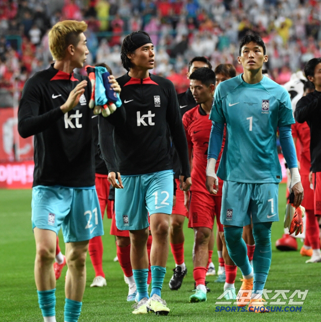 '손흥민 절대 지켜!' 사우디 오일머니 리스크 결국 터졌다…국대GK 김승…