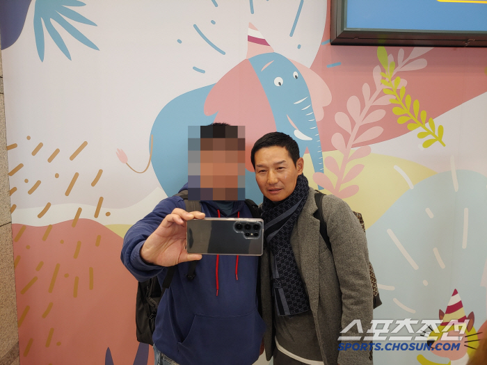"야구선수들 무슨 날이에요?" KIA·LG·SSG 감독 3인 나란히 앉은…