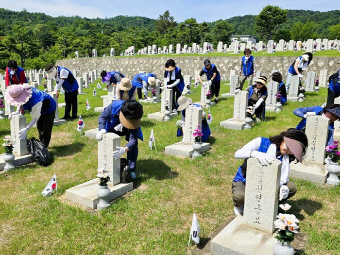 자생의료재단 '2024 사회공헌백서' 발간…"사회적 가치 실현 앞장"