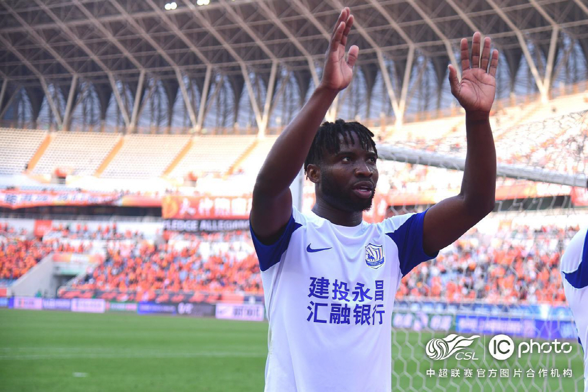 이를 어쩌나...中 축구, WC 진출 대위기! 우레이에 이어 '비장의 무…