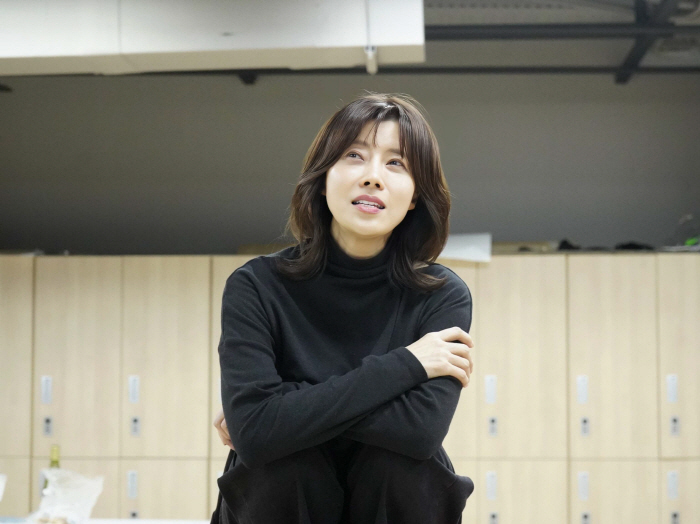 '이상해 며느리' 김윤지 '비기닝' 韓초연으로 연극 데뷔..열정 넘치는 …
