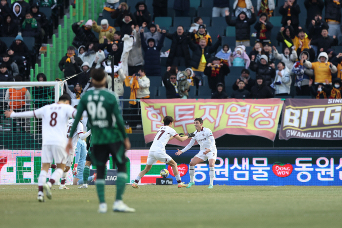 닥공 부활했는데 선제골 없다…'미완성 전북'의 딜레마, 포옛이 내놓을 해…