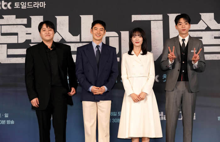 [SC현장] '백발' 이제훈 업은 '협상의 기술', '폭싹 속았수다'와 …