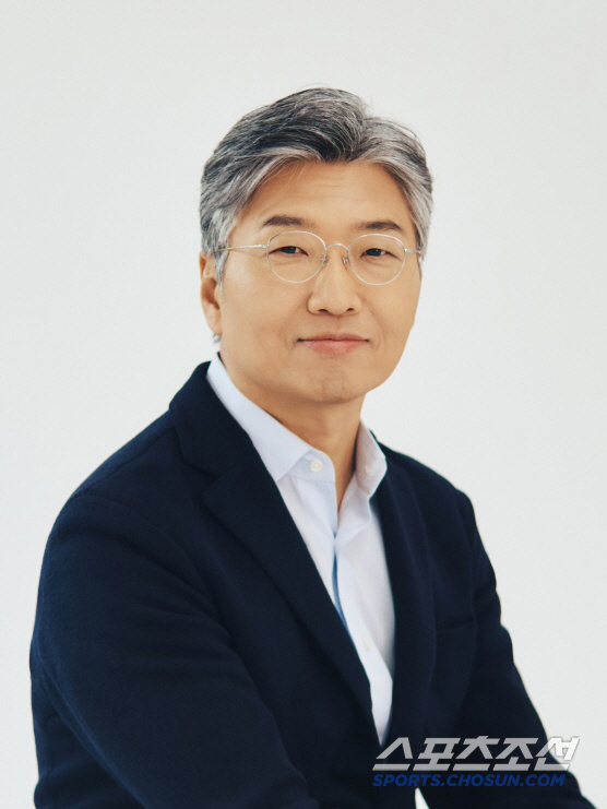 코스맥스그룹, 지주사 대표에 ‘올리브영 신화’ 허민호 부회장 영입