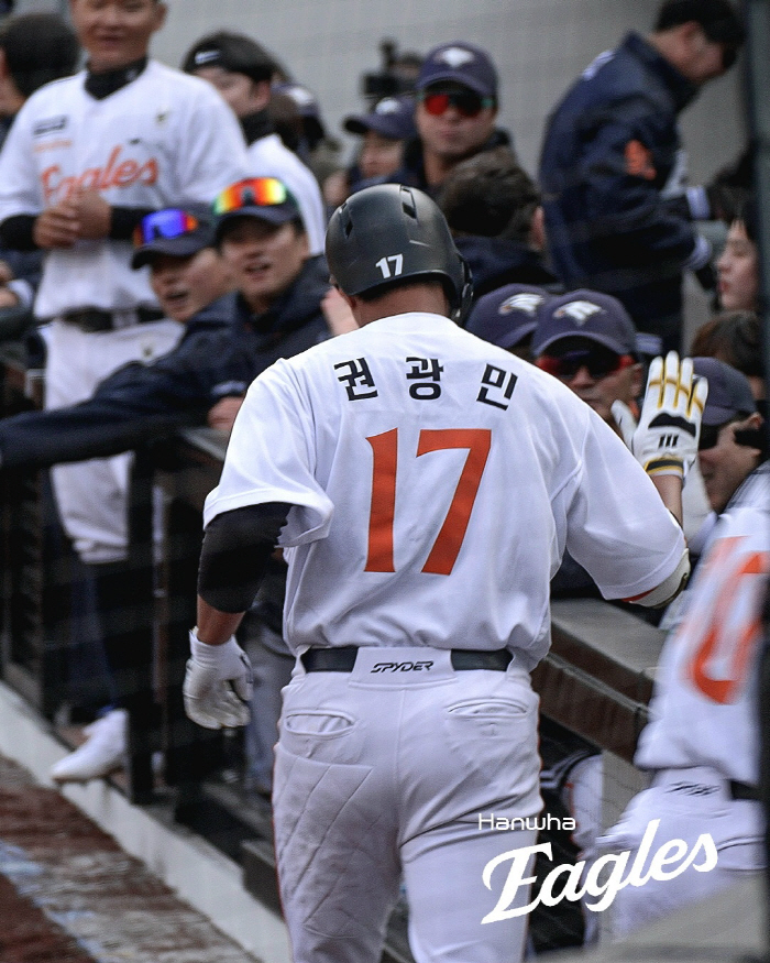 신구장, 첫 경기부터 만루포! '1군의 힘' 제대로 보여줬다…정우주 1이…