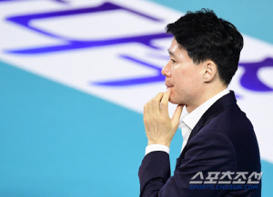 첫 세트 13점차 대패→승부욕 불질렀다! '정지윤 25득점' 현대건설, 1위 흥국 잡고 정관장과 어깨 나란히 [인천리뷰]