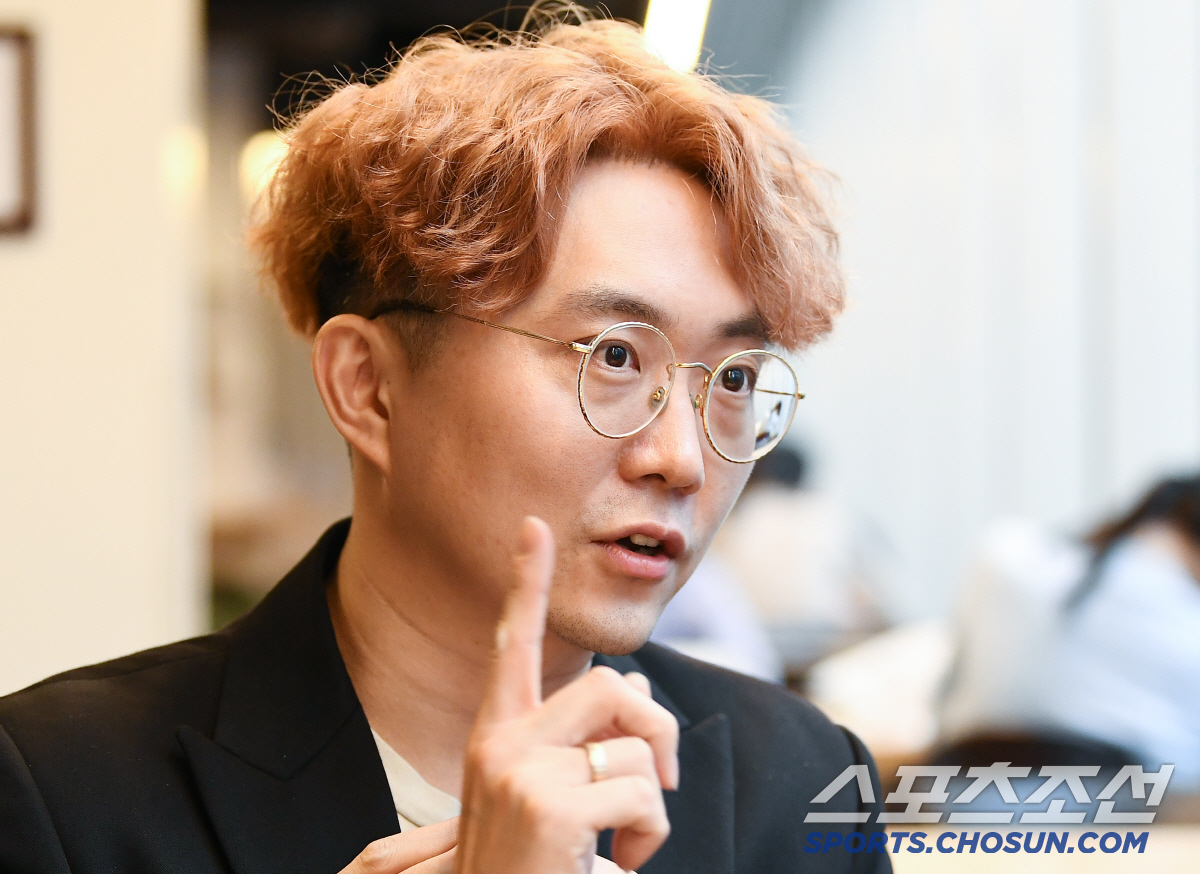 [단독]'음중' PD "새 MC, 같이 잘 커가길…에이나, SM 배경으로…