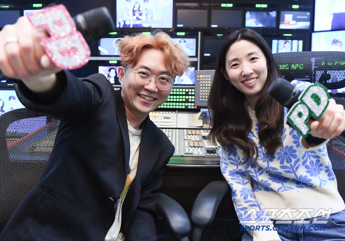 [단독]'음중' PD "새 MC, 같이 잘 커가길…에이나, SM 배경으로…