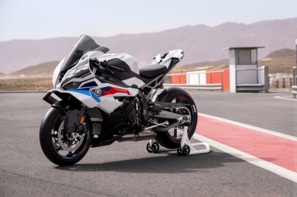 BMW 슈퍼스포츠 모터사이클 ‘뉴 S 1000 RR’ 사전 예약..3230만원부터