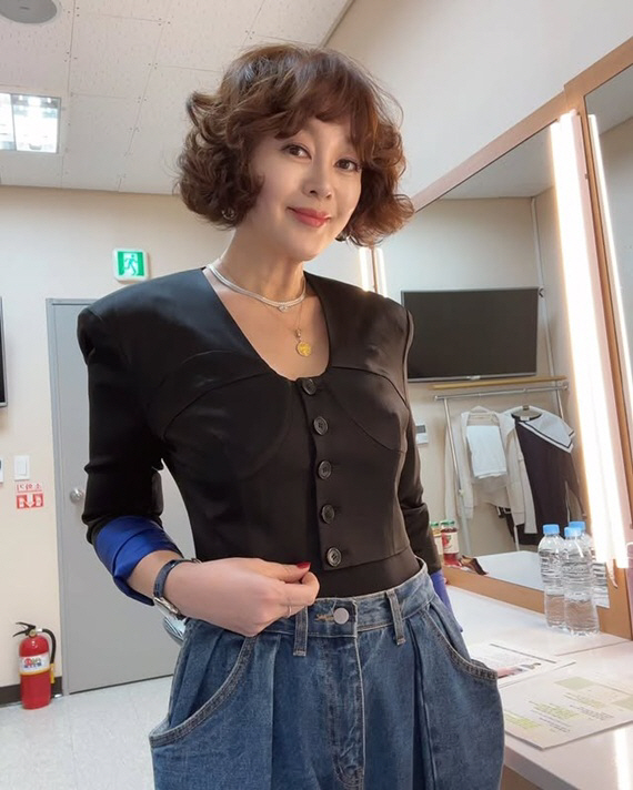 이승연, 건강이상 극복하고 다이어트 성공..홀쭉해진 몸매