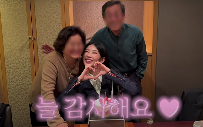 '故 최진실 딸' 최준희, 엄마처럼 키워준 이모할머니와 23번째 생일파티…