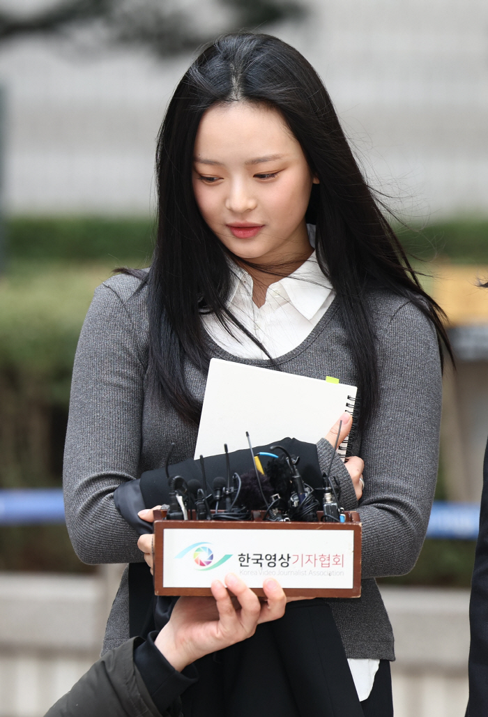 '무시해' 똑똑히 들었다던 하니, CCTV+민희진 카톡 보니 "잘 모르겠…