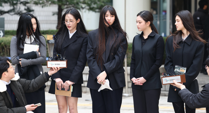 [공식]하이브 "뉴진스 추모리본, 막은 적 없어…본인들 준비한 리본 존중"(전문)