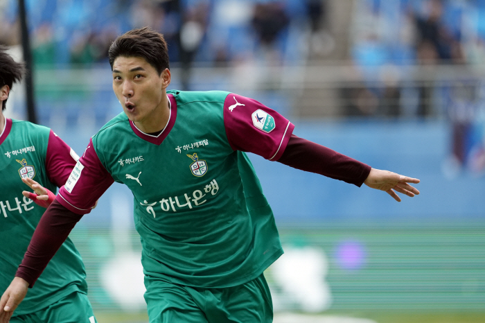 '골골골' 주민규 앞세워 선두 노린다...2위 대전하나시티즌, 1위 대구FC와 '빅뱅'
