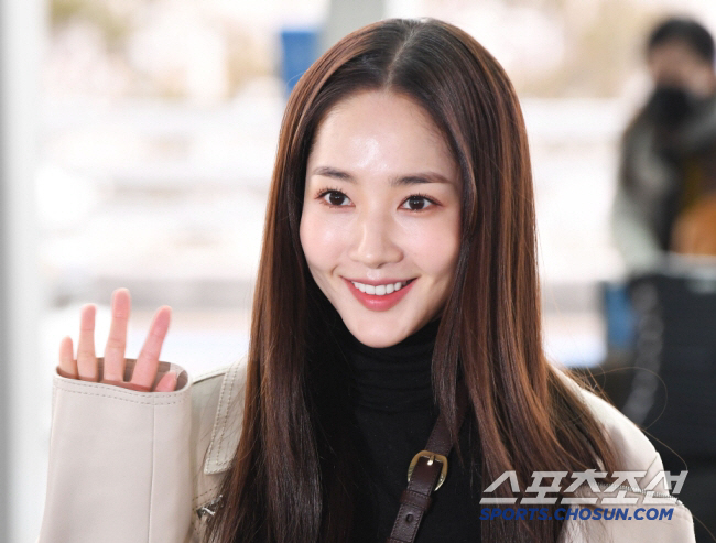 박민영, 후배들 위해 거액 쾌척...동국대학교에 5,000만 원 기부 […