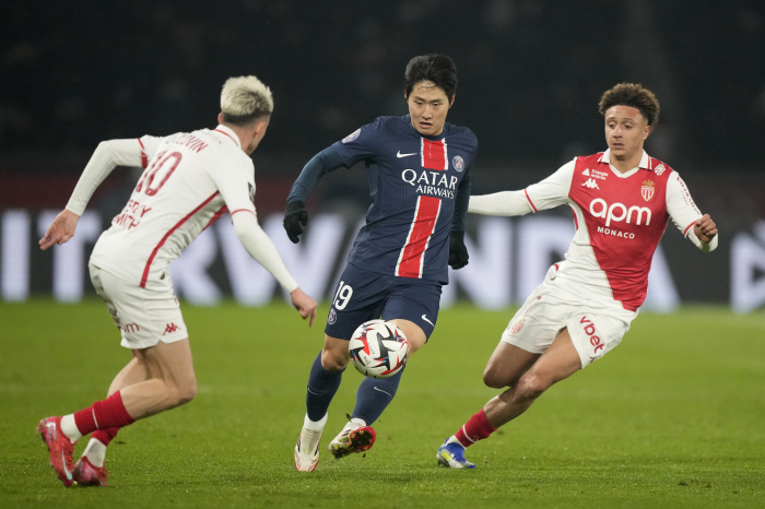 '한국의 자랑' 이강인한테 어떻게 이런 일이..."PSG 방출 결정" 믿…