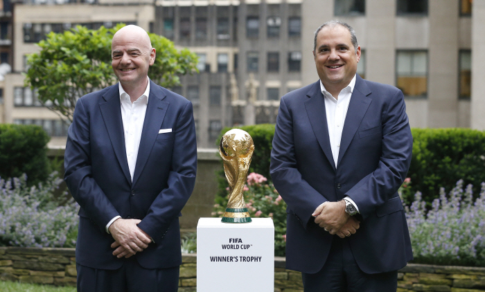 인판티노 돈독 올랐네! "FIFA, 중국 월드컵 보내려고 열일"…64개국…