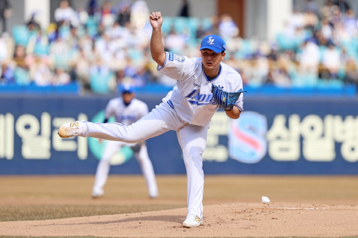 '이걸 어떻게 쳐?' 70억 FA 신고식, 봉인했던 주무기 작정하고 던졌…