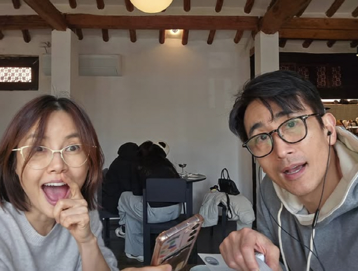 신애라, 안타까운 근황..체포설 가짜뉴스에 분노→결국 떠났다