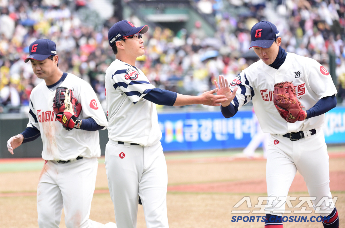 나승엽 홈런+선발 점검→김원중 SV…롯데, '디펜딩챔피언' KIA 잡고 …