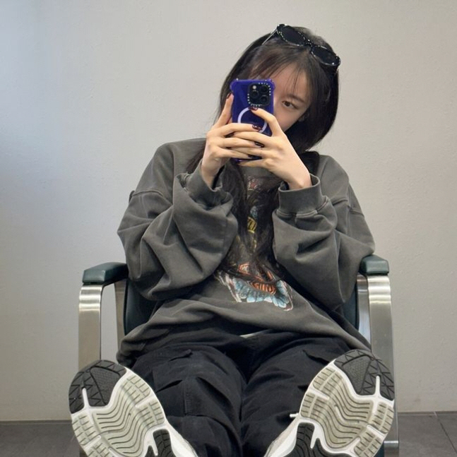 [SCin스타] 결혼 반지 없이…지연, 이혼 후 자연스러운 일상 공개