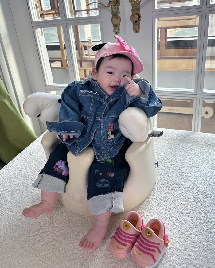 '김다예♥' 박수홍 4개월 딸, 벌써 카메라 앞 '프로' 다 됐네 "아이…