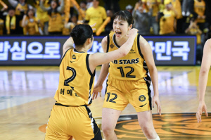 김단비-나가타가 펼치는 '또또 시리즈', 우리은행과 KB의 PO 5차전 승부는 과연?