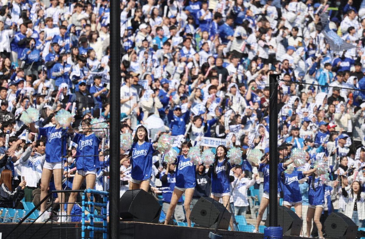 '이게 천만 리그의 위엄인가' 미친 열기, 유료 시범경기인데 자리가 없다…