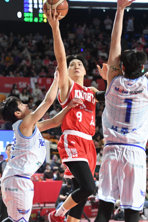 [현장리뷰]'SK의 심장 김선형 22득점'→'안영준 트리플더블' SK 폭발, 한국가스공사 89-69 잡고 '매직넘버 -2'