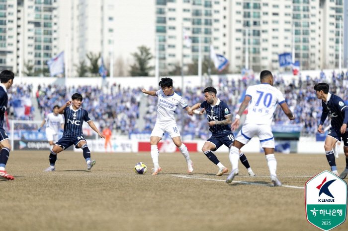 '수원 담당 1진은 김도균' 이랜드, 수원에 4-2 대승 '3경기 무패+…
