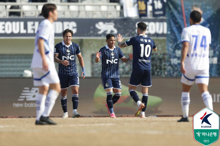'수원 담당 1진은 김도균' 이랜드, 수원에 4-2 대승 '3경기 무패+…