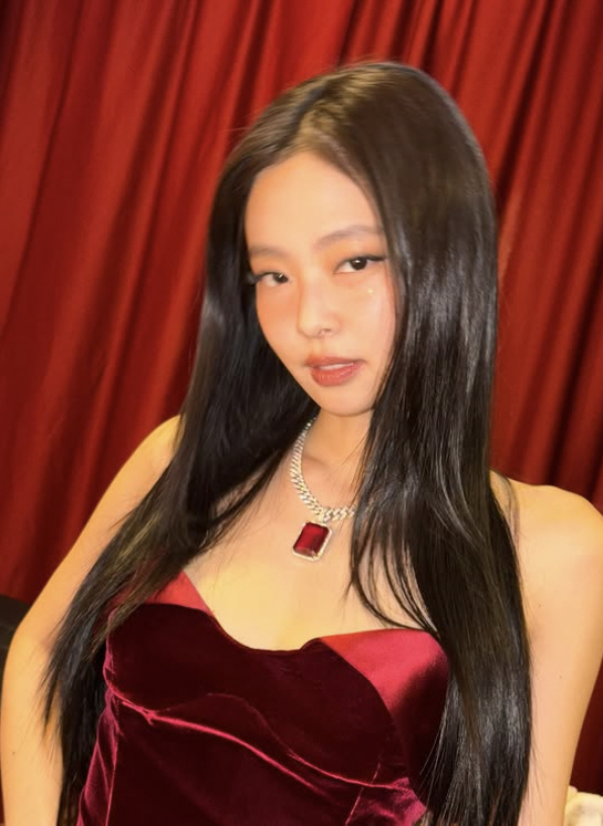 '주요부위 노출논란' 제니 "YG 잔인한 평가, 나로 살기 쉽지 않았다"[SC이슈]